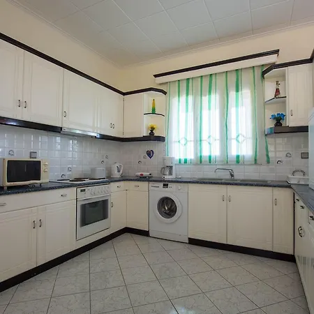 Mertoula House Apartman *